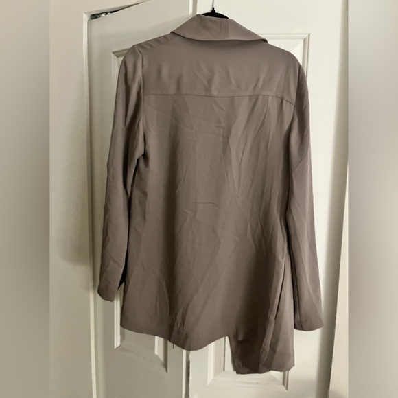 Aritzia Babaton Blazer - Picture 2 of 3